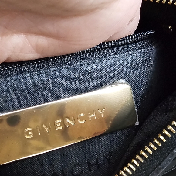 Givenchy handbag - Picture 2 of 7